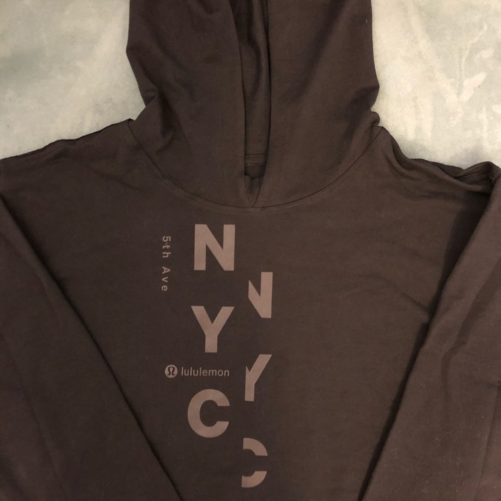 LIMITED ADDITION Lululemon Cropped Sweatshirt NWOT